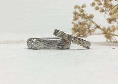 Platinehering und Weissgoldehering mit Stein und Borkenmaserung Sanddorn
